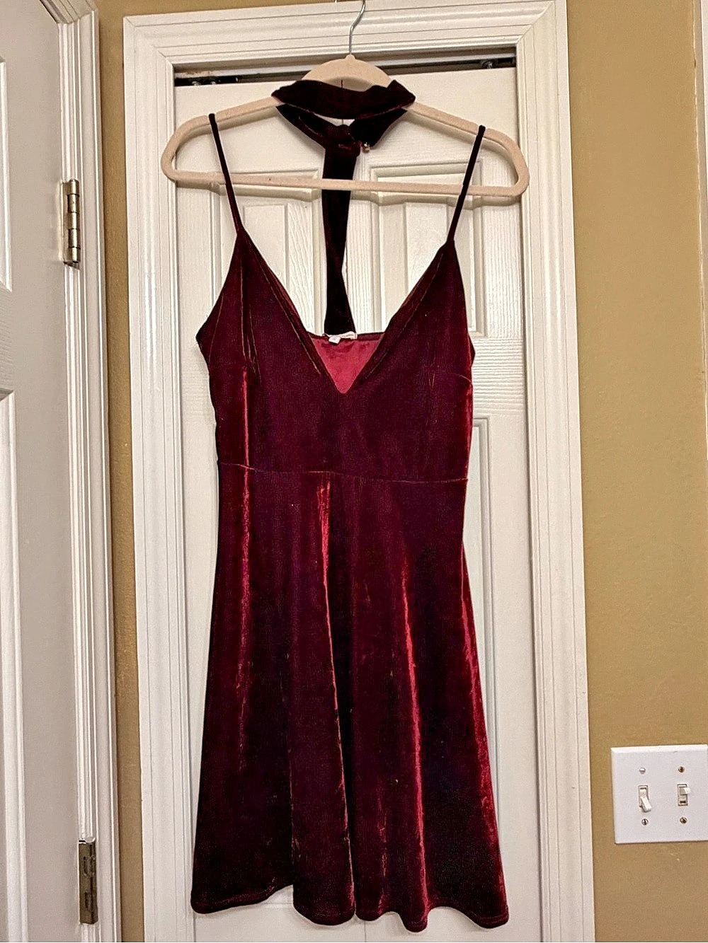 Charlotte Russe Velvet Mini Dress in Purple Size L Like New